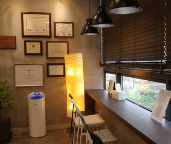 The pretty young clinic clinic
